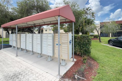 Condo in Weston, Florida, 2 bedrooms  № 2154552 - photo 6