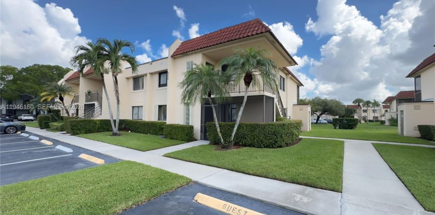 Condo in Weston, Florida, 2 bedrooms  № 2154552