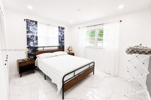 Villa ou maison à vendre à Cape Coral, Floride: 3 chambres, 131.27 m2 № 2304911 - photo 23