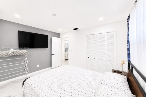 Villa ou maison à vendre à Cape Coral, Floride: 3 chambres, 131.27 m2 № 2304911 - photo 24