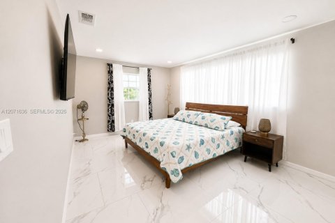 Villa ou maison à vendre à Cape Coral, Floride: 3 chambres, 131.27 m2 № 2304911 - photo 13