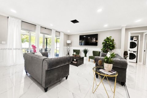 Villa ou maison à vendre à Cape Coral, Floride: 3 chambres, 131.27 m2 № 2304911 - photo 8