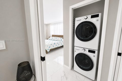 Villa ou maison à vendre à Cape Coral, Floride: 3 chambres, 131.27 m2 № 2304911 - photo 11