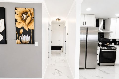 Villa ou maison à vendre à Cape Coral, Floride: 3 chambres, 131.27 m2 № 2304911 - photo 20