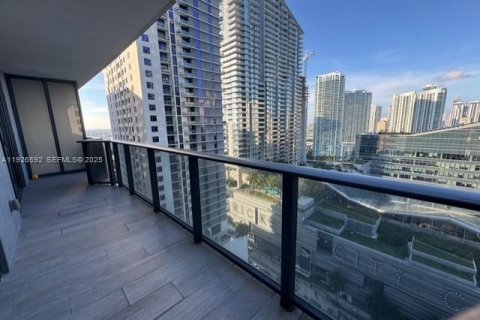 Condominio en alquiler en Miami, Florida, 1 dormitorio, 68.56 m2 № 1988700 - foto 6