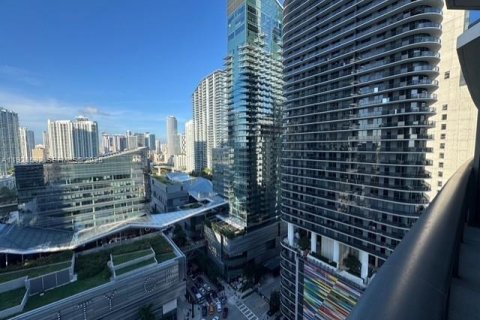 Condominio en alquiler en Miami, Florida, 1 dormitorio, 68.56 m2 № 1988700 - foto 3