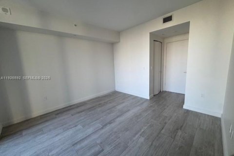 Condominio en alquiler en Miami, Florida, 1 dormitorio, 68.56 m2 № 1988700 - foto 18