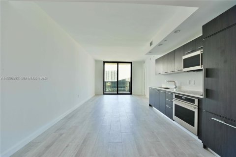 Condominio en alquiler en Miami, Florida, 1 dormitorio, 68.56 m2 № 1988700 - foto 10