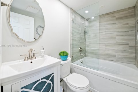 Купить таунхаус в Бока-Ратон, Флорида 3 спальни, 126.72м2, № 1998928 - фото 16