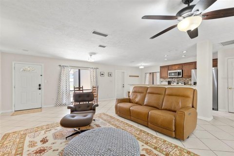 Villa ou maison à vendre à Tampa, Floride: 3 chambres, 143.26 m2 № 2151932 - photo 10