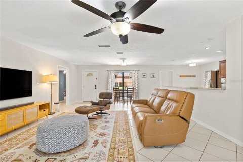 Villa ou maison à vendre à Tampa, Floride: 3 chambres, 143.26 m2 № 2151932 - photo 9