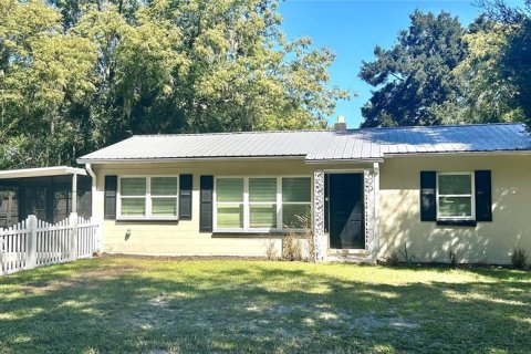 Casa en Fruitland Park, Florida 3 dormitorios, 89.19 m2 № 2388209