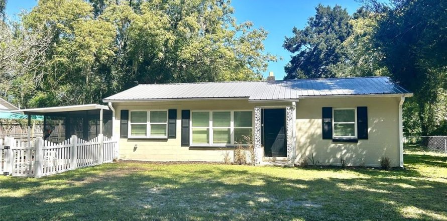 Casa en Fruitland Park, Florida 3 dormitorios, 89.19 m2 № 2388209