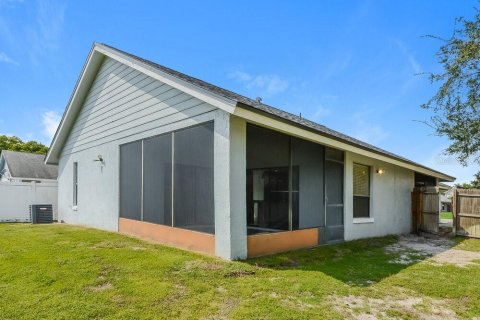 House in Casselberry, Florida 3 bedrooms, 136.57 sq.m. № 2149466 - photo 15