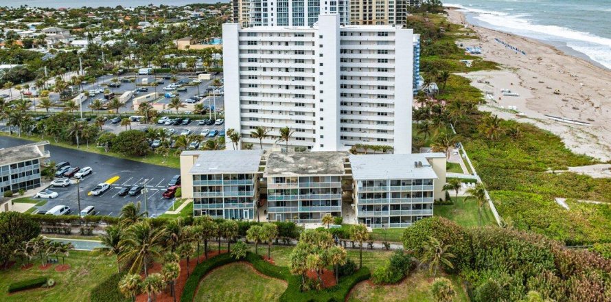 Condominio en Riviera Beach, Florida, 2 dormitorios № 1018012