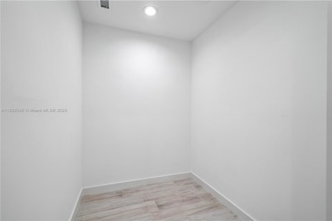 Villa ou maison à louer à Tamarac, Floride: 2 chambres, 109.16 m2 № 1825540 - photo 18
