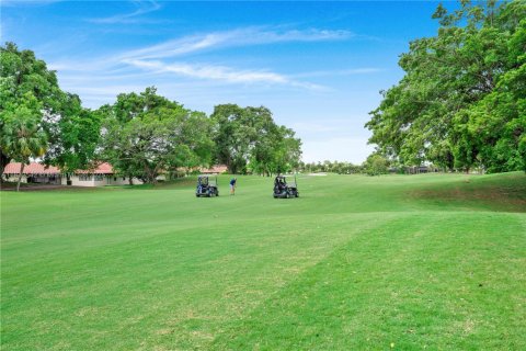 Villa ou maison à louer à Tamarac, Floride: 2 chambres, 109.16 m2 № 1825540 - photo 25