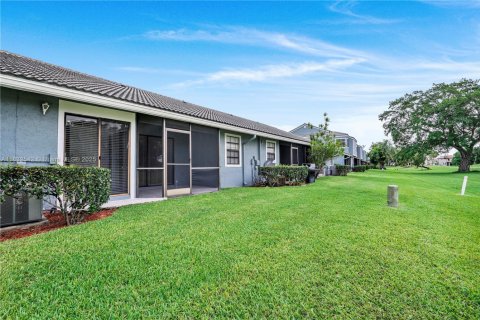 Villa ou maison à louer à Tamarac, Floride: 2 chambres, 109.16 m2 № 1825540 - photo 26