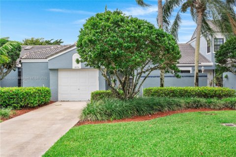 Villa ou maison à louer à Tamarac, Floride: 2 chambres, 109.16 m2 № 1825540 - photo 3