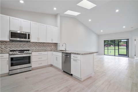 Villa ou maison à louer à Tamarac, Floride: 2 chambres, 109.16 m2 № 1825540 - photo 7