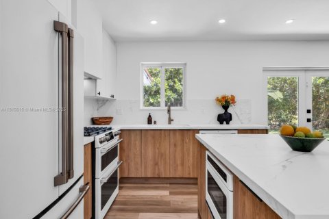 House in Miami Shores, Florida 3 bedrooms, 123.19 sq.m. № 1768336 - photo 15