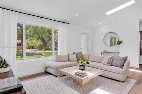 House in Miami Shores, Florida 3 bedrooms, 123.19 sq.m. № 1768336 - photo 12