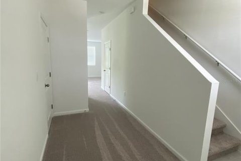 Townhouse in Davenport, Florida 3 bedrooms, 137.5 sq.m. № 2267263 - photo 6
