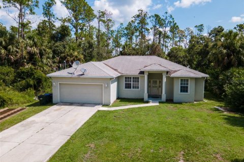 House in North Port, Florida 3 bedrooms, 155.8 sq.m. № 1540089 - photo 1
