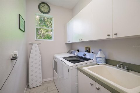 House in North Port, Florida 3 bedrooms, 155.8 sq.m. № 1540089 - photo 17
