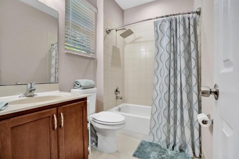 Townhouse in Riviera Beach, Florida 2 bedrooms, 94.95 sq.m. № 2173450 - photo 14