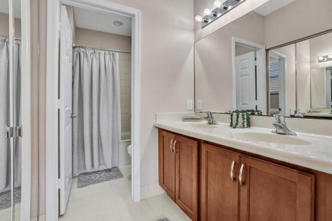 Townhouse in Riviera Beach, Florida 2 bedrooms, 94.95 sq.m. № 2173450 - photo 11