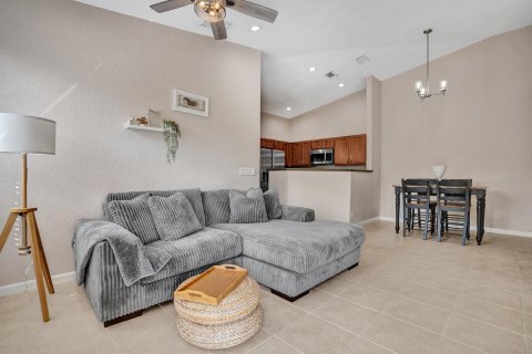 Townhouse in Riviera Beach, Florida 2 bedrooms, 94.95 sq.m. № 2173450 - photo 7