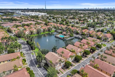 Townhouse in Riviera Beach, Florida 2 bedrooms, 94.95 sq.m. № 2173450 - photo 24