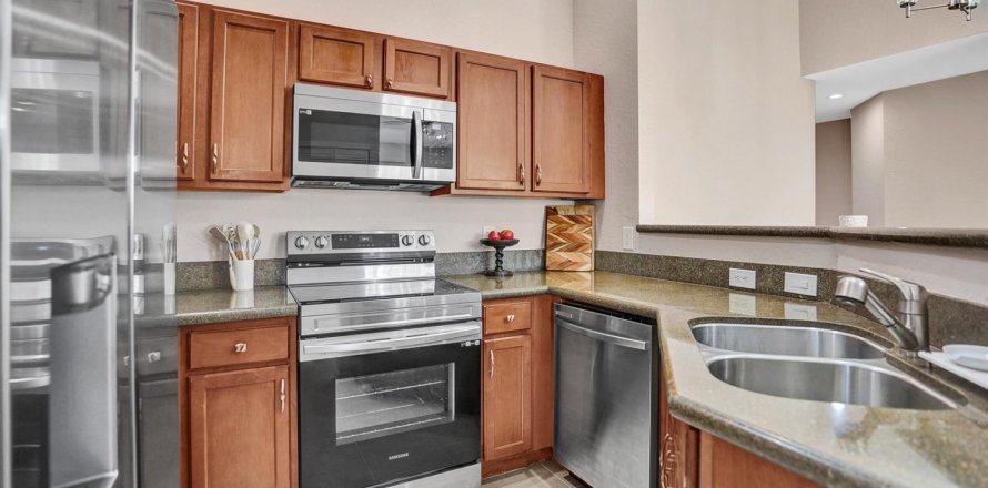 Townhouse in Riviera Beach, Florida 2 bedrooms, 94.95 sq.m. № 2173450