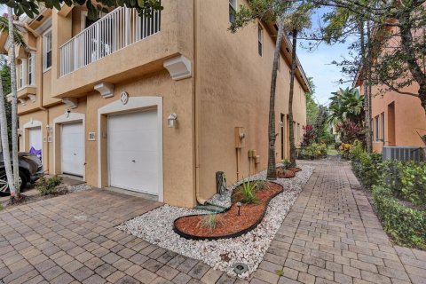 Townhouse in Riviera Beach, Florida 2 bedrooms, 94.95 sq.m. № 2173450 - photo 23