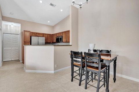 Townhouse in Riviera Beach, Florida 2 bedrooms, 94.95 sq.m. № 2173450 - photo 5