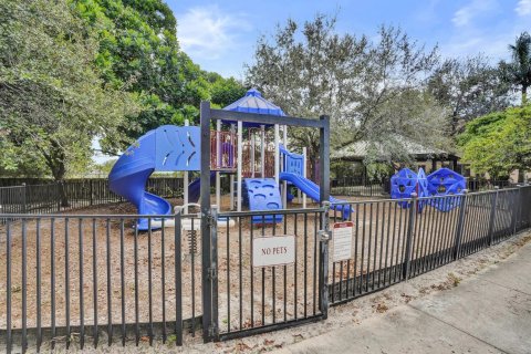 Townhouse in Riviera Beach, Florida 2 bedrooms, 94.95 sq.m. № 2173450 - photo 29