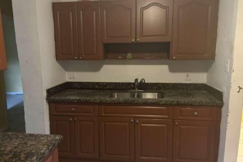 House in Fort Lauderdale, Florida 6 bedrooms, 148.18 sq.m. № 2184768 - photo 3