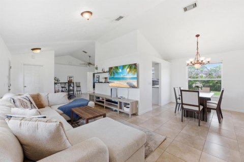 Villa ou maison à Port St. Lucie, Floride 3 chambres, 139.45 m2 № 2180310