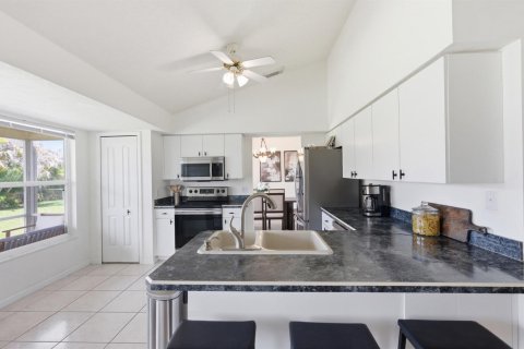 Casa en venta en Port St. Lucie, Florida, 3 dormitorios, 139.45 m2 № 2180310 - foto 12