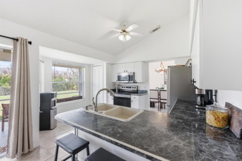 Casa en venta en Port St. Lucie, Florida, 3 dormitorios, 139.45 m2 № 2180310 - foto 13