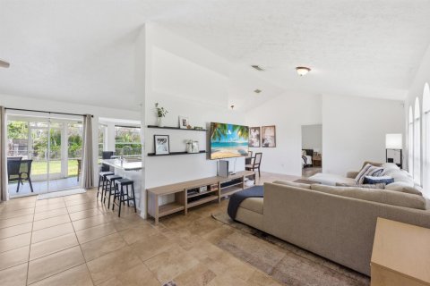 Casa en venta en Port St. Lucie, Florida, 3 dormitorios, 139.45 m2 № 2180310 - foto 2