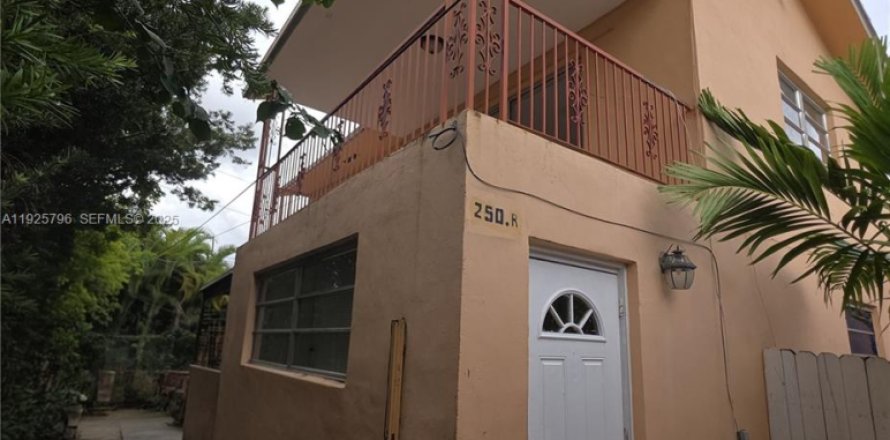 Touwnhouse à Miami, Floride 3 chambres, 310.11 m2 № 2178969
