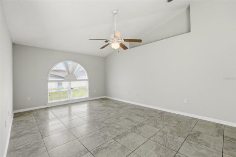 Villa ou maison à vendre à Kissimmee, Floride: 4 chambres, 193.98 m2 № 2094798 - photo 16