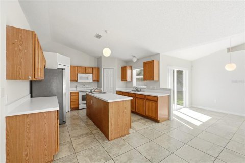 Villa ou maison à vendre à Kissimmee, Floride: 4 chambres, 193.98 m2 № 2094798 - photo 5
