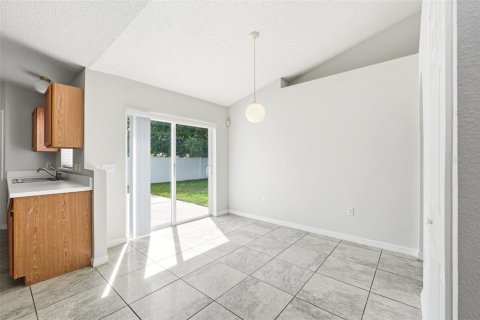 Villa ou maison à vendre à Kissimmee, Floride: 4 chambres, 193.98 m2 № 2094798 - photo 14