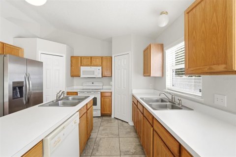 Villa ou maison à vendre à Kissimmee, Floride: 4 chambres, 193.98 m2 № 2094798 - photo 4