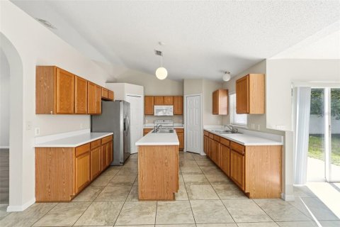 Villa ou maison à vendre à Kissimmee, Floride: 4 chambres, 193.98 m2 № 2094798 - photo 6