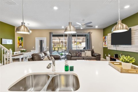 Adosado en venta en Davenport, Florida, 5 dormitorios, 211.91 m2 № 2101721 - foto 7