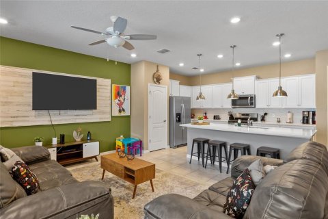 Adosado en venta en Davenport, Florida, 5 dormitorios, 211.91 m2 № 2101721 - foto 11